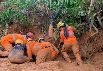 Homem morre após residência ser soterrada por deslizamento em Muriaé