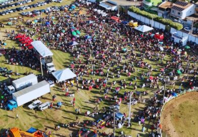 Show de Prêmios reúne multidão e sorteia 6 carros em Natividade