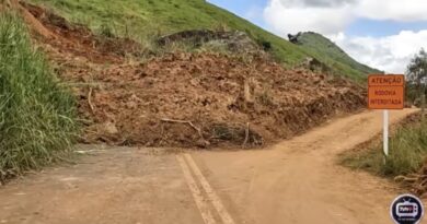 Moradores de Natividade improvisam estrada na RJ-198 após semanas de isolamento