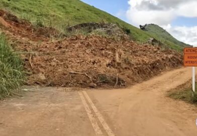 Moradores de Natividade improvisam estrada na RJ-198 após semanas de isolamento