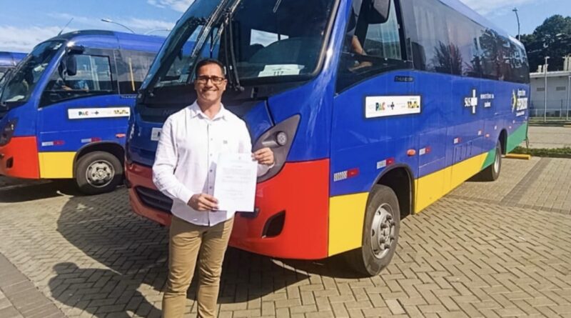 Porciúncula recebe micro-ônibus zero-quilômetro para reforçar transporte de pacientes da saúde