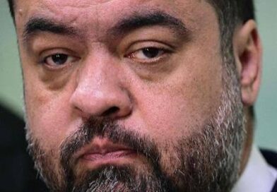 PF realiza operação e cumpre mandado na casa de Cláudio Castro em investigação sobre supostas fraudes fiscais.