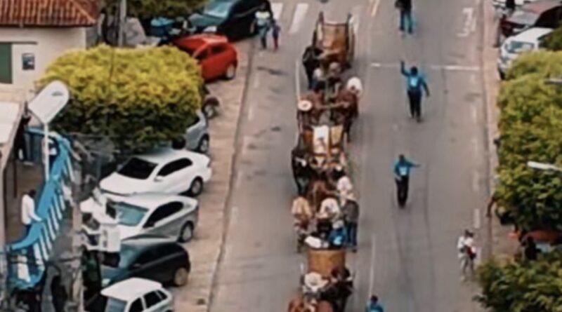 Fé e Tradição: Comitiva com 29 Carros de Bois Segue Rumo a Raposo
