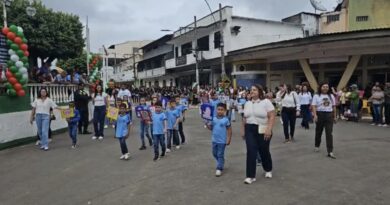 Desfile Cívico Tombos