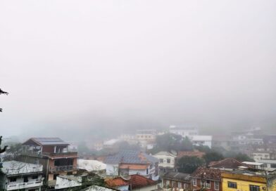 Cerração baixa marca o amanhecer desta quarta-feira em Natividade