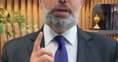 Você Já Ouviu Falar da Máfia dos Contratos Artísticos em Prefeituras? Entenda Como Esse Esquema Pode Funcionar!