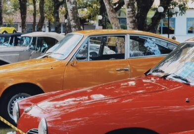 Exposição de carros antigos reúne apaixonados por clássicos em Raposo