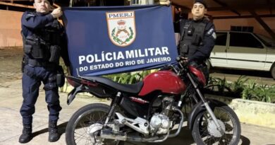 Motocicleta é apreendida com escapamento irregular em Natividade