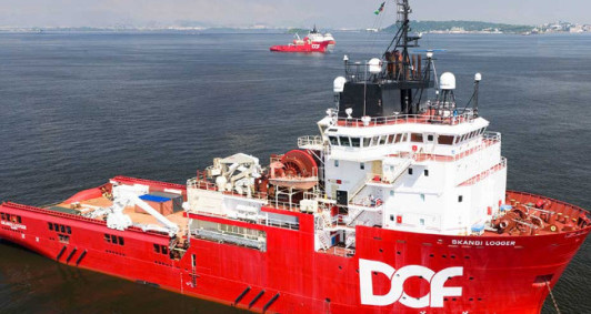 Incêndio atinge navio de apoio da DOF na Bacia de Campos e mobiliza embarcações de combate a fogo