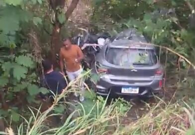 Motorista morre após colisão frontal com carreta na BR-356, em Itaperuna
